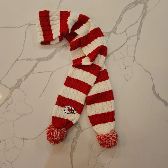 Kansas City Chiefs Striped Cable Knit Pom Pom Scarf Red White Unisex - Picture 1 of 9